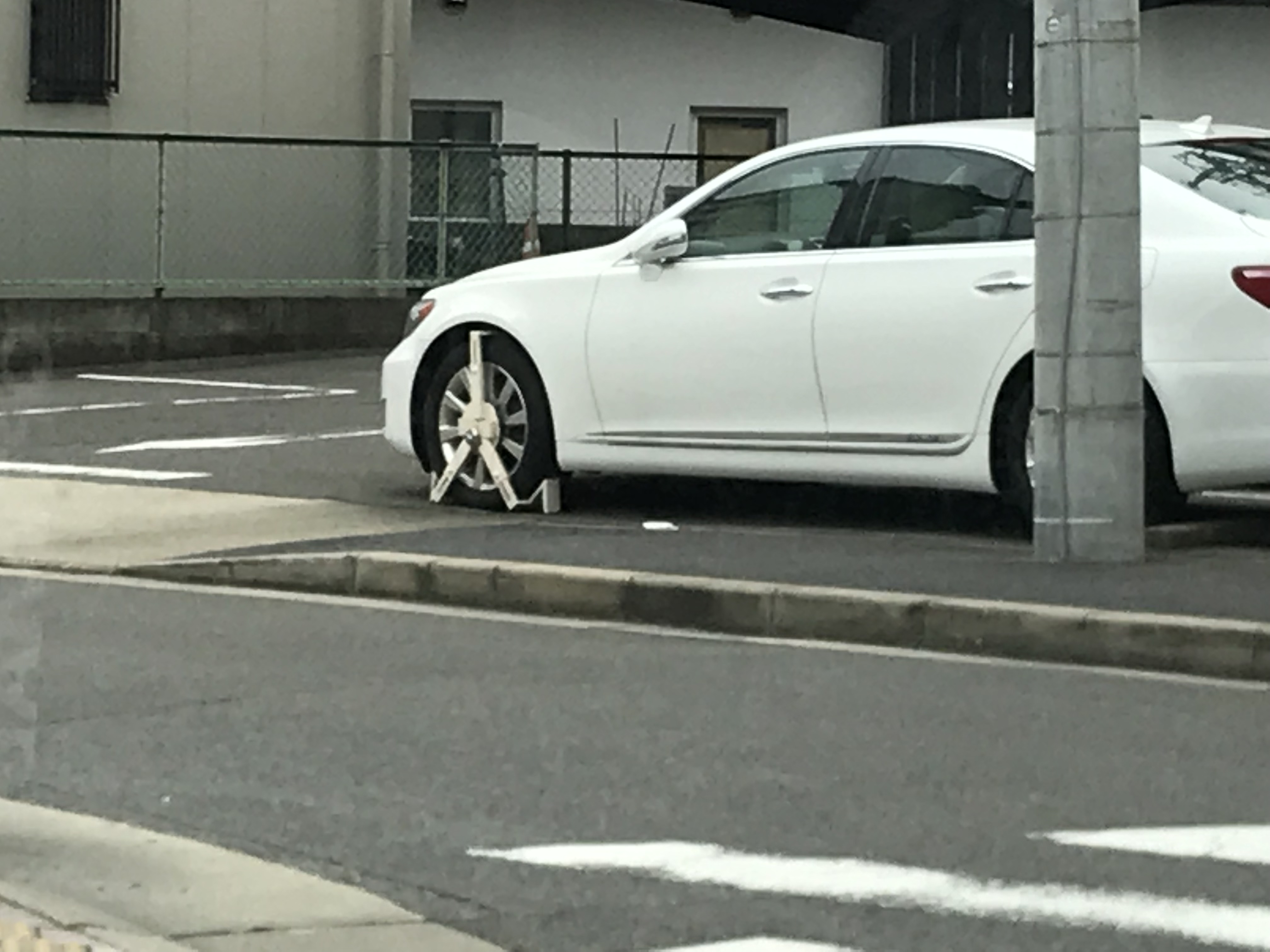 車盗難防止用タイヤロック Harry S Virtual Dimension
